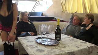 Конобарица Све Да Радим....