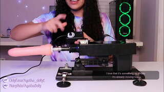 ORGASMO ON CHORROS CON MI MAQUINA SEKSUAALI - AGATHA DOLLY