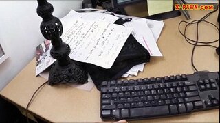 Ортак је направио договор са топлом бизнис дама, да је имала новац