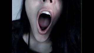 Men otilib esa og&#039;zimga jum!