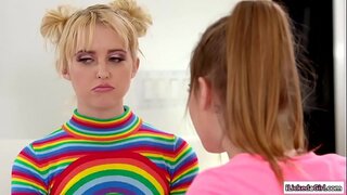 Ki docente kayente ku ta laba outo frotándose e tonto despues di traha