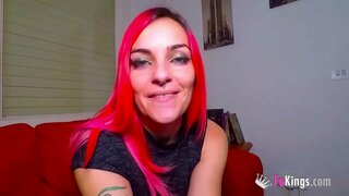 Men Sarita emasman, va men gonna u unutmayman, mening BF bir qo&#039;l/FOOTJOB qilish qilyapman...