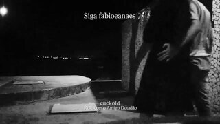 Stretch. Hotwife safada namorando na rua com o amigo bem begiftigd