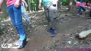 Tysk cum utendørs tenåringer faen i gruppe sex