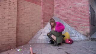 Nina uning telefon bustings bilan Madrid issiq oladi!